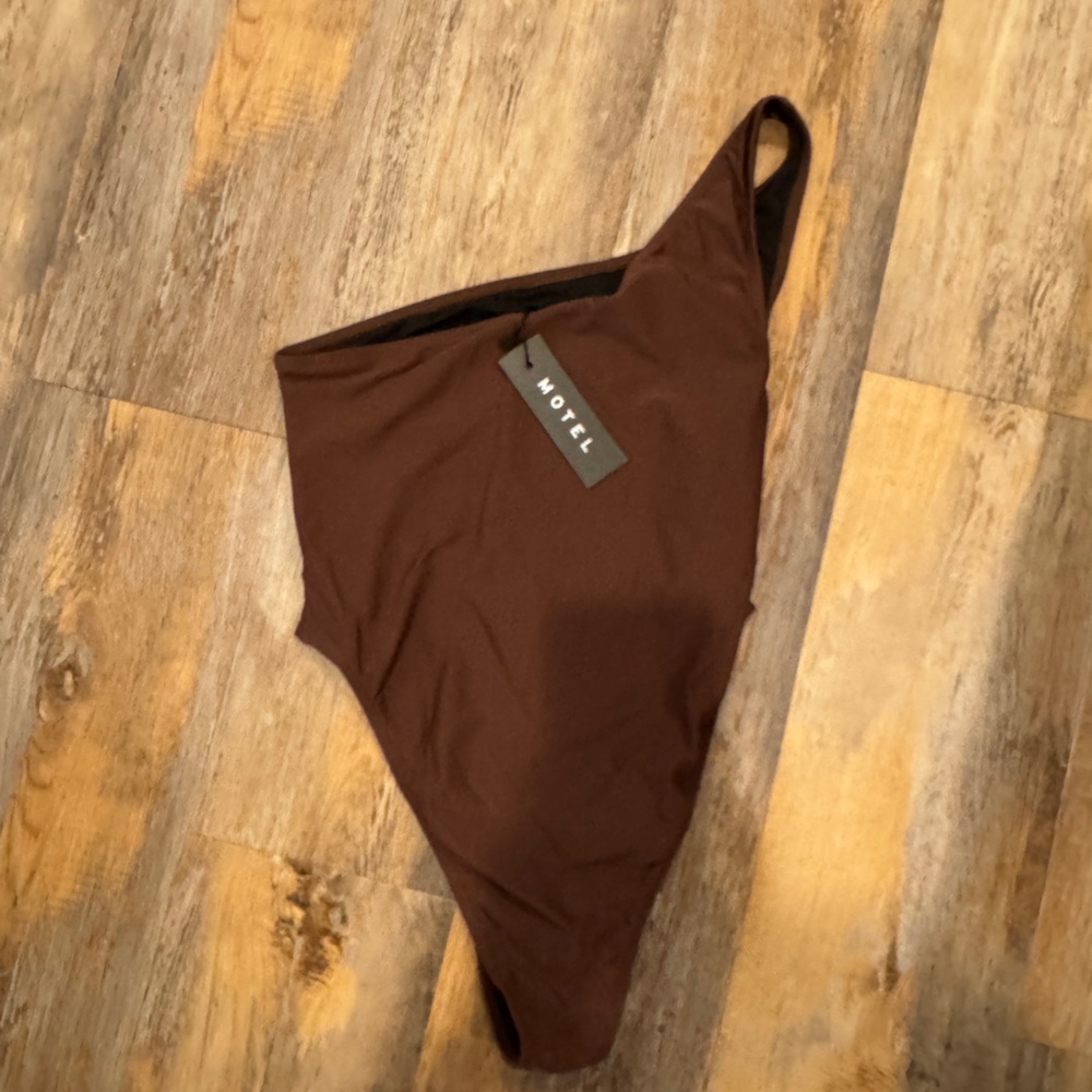Motel Rocks Women's Brown One-Shoulder Swimsuit - Picture 3 of 4